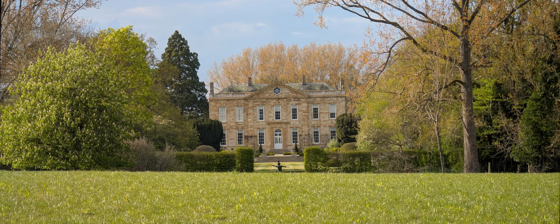 Image of Bruern Abbey in the Cotswolds.